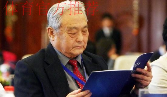 年维泗、容志行获亚足联“金星奖”